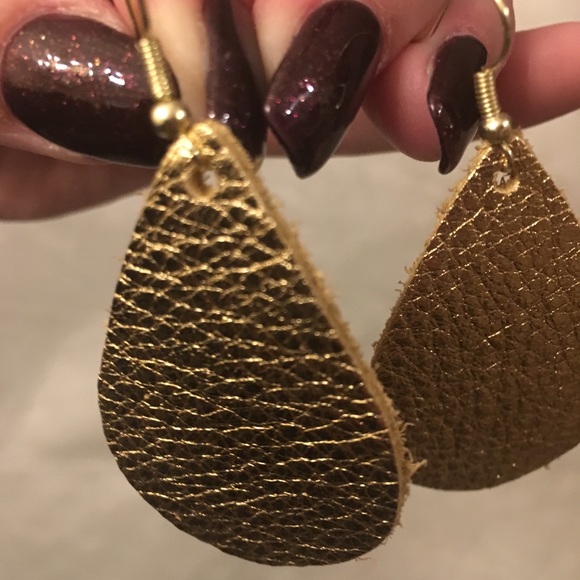 Gold leather teardrop earrings! - Picture 2 of 2